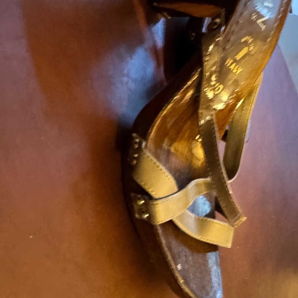 Italian Shoemakers Women's Brown Mules - Picture 11 of 12